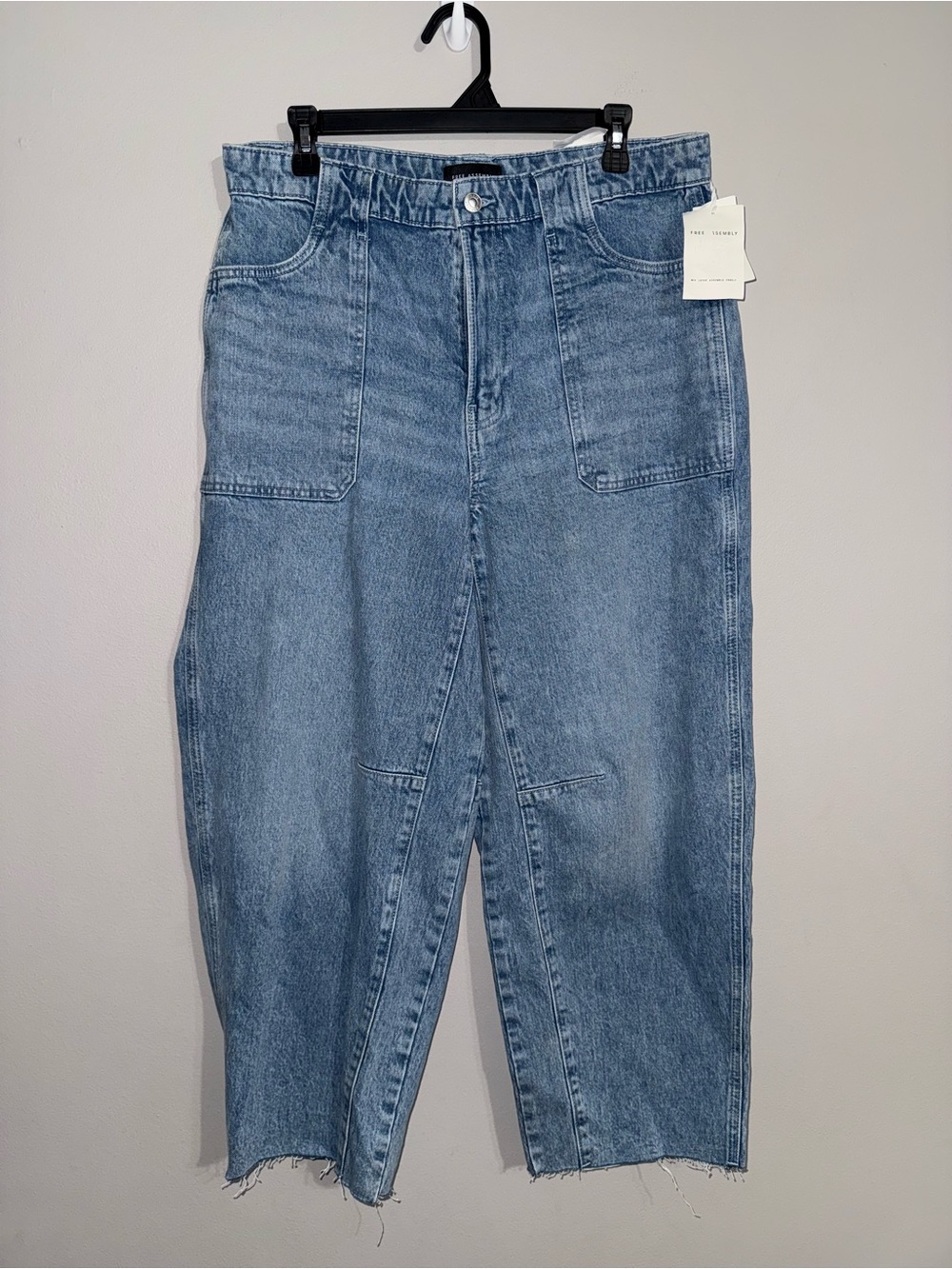 Free Assembly Women’s Indigo Wash Carpenter Barrel Jeans 12
